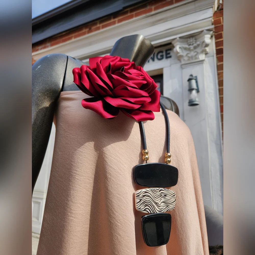 Zebra print Statement Necklace - Reversible😍 - Picture 7 of 16